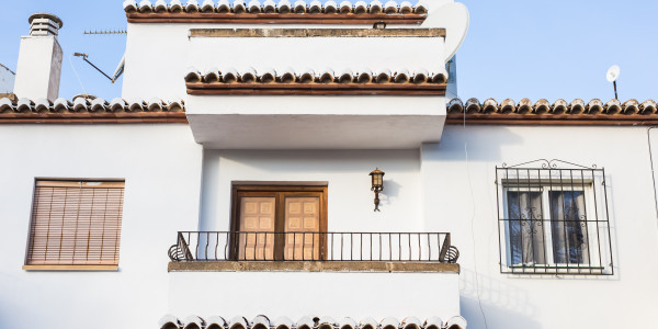 Pintar Fachadas de Casas Unifamiliares / Chalets en Girona · Pinturas Especiales Anticorrosivas y de Alta Resistencia
