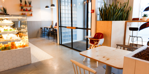 Pintar Fachadas de Empresas / Negocios / Locales Comerciales en Girona · Aabados Decorativos; estuco veneciano, pintura texturizada, metalizada, hormigón, microcemento