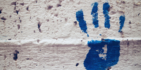Pintar Fachadas de Empresas / Negocios / Locales Comerciales en Girona · Limpieza, Borrado y Eliminado de Grafiti / Pintura Antigrafiti